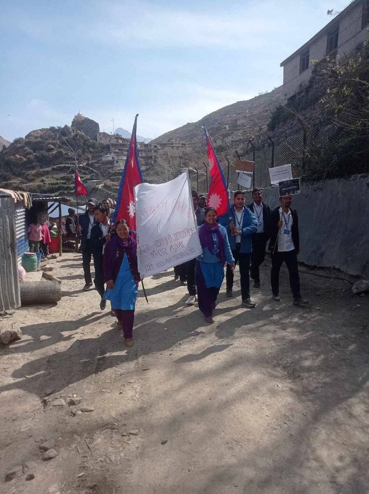 अदानचुली गाउँ पालिकामा प्रजातन्त्र दिवसकाे अवसरमा बजार सरसफाइ सहित दिप प्रज्वलन गरि समापन ।